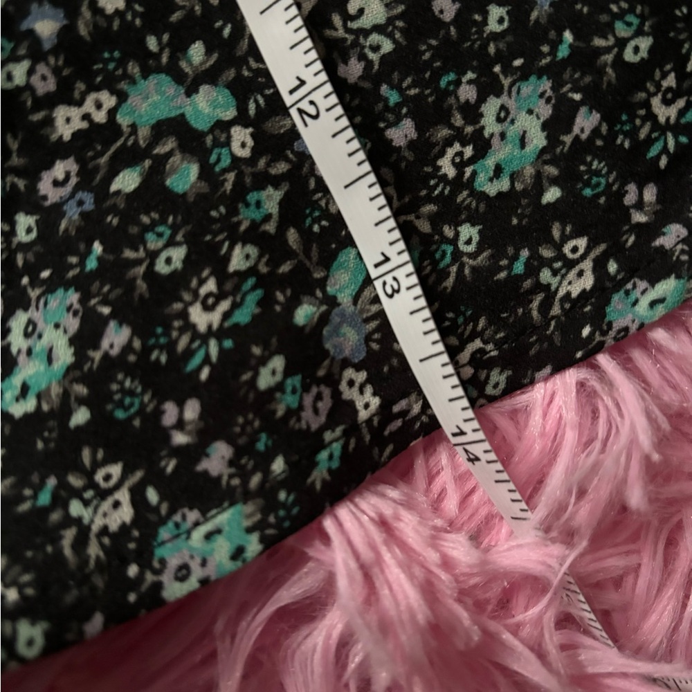 Forever 21 sz S navy background and teal and white floral skirt - Picture 7 of 7